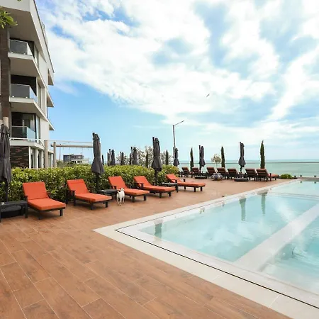 Aquaview & Pool *